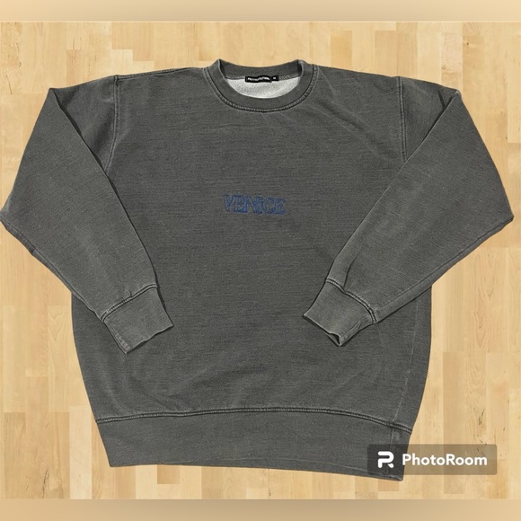 Women’s Oversize Medium Gray Pretty Little Things Sweatshirt Pullover Embroidere - Picture 1 of 7